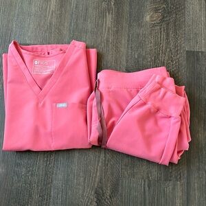 Figs Zamora Large Top and Large Petite Bottom Set